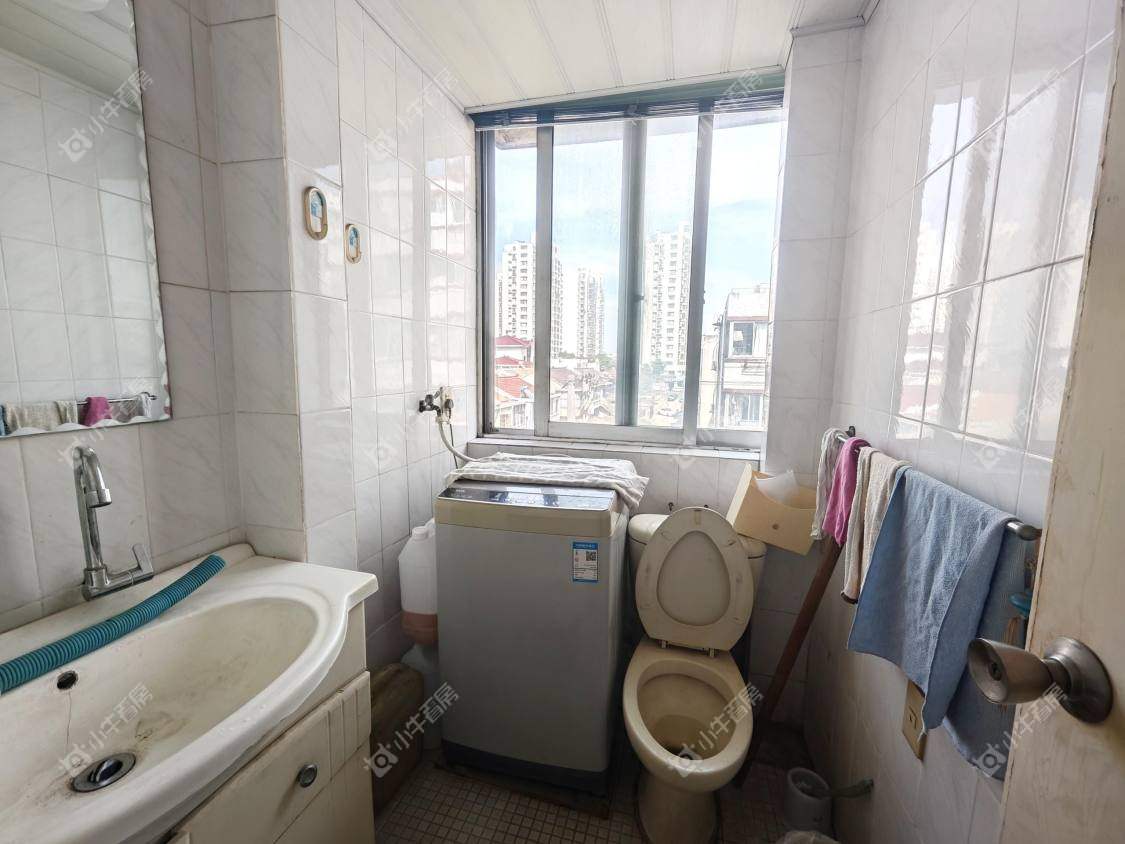 镇江生资公司公寓在售二手房源室内图_小牛看房