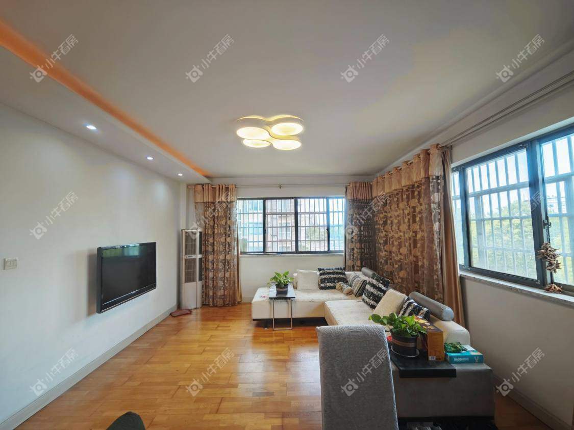 镇江水岸春天在售二手房源室内图_小牛看房