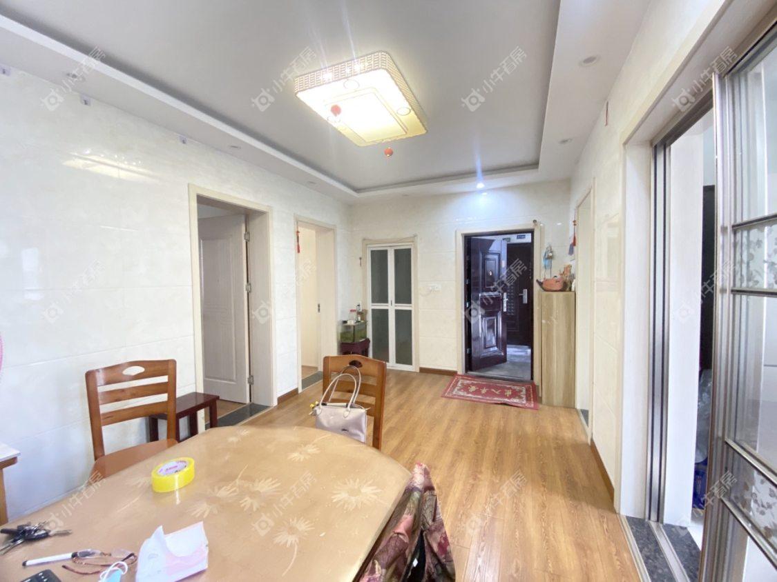 镇江万善园一村在售二手房源室内图_小牛看房