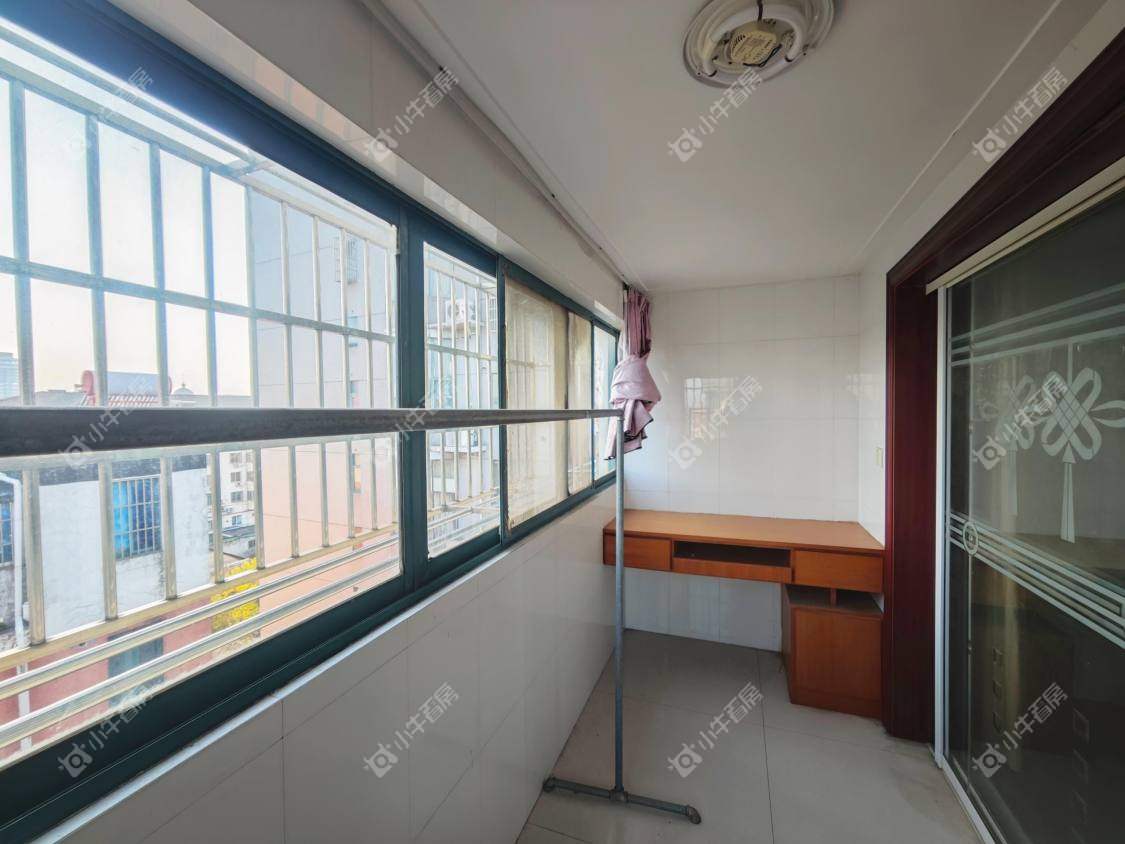 镇江曲园小区在售二手房源室内图_小牛看房