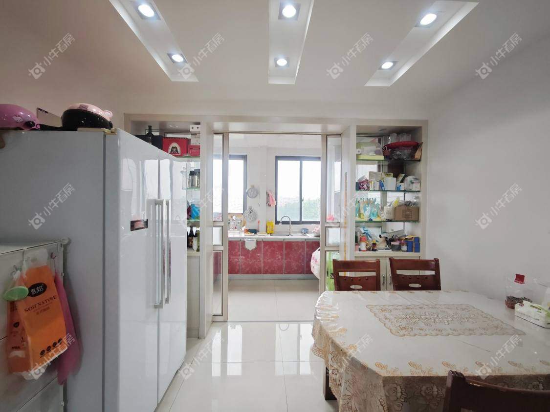 镇江世纪豪都在售二手房源室内图_小牛看房