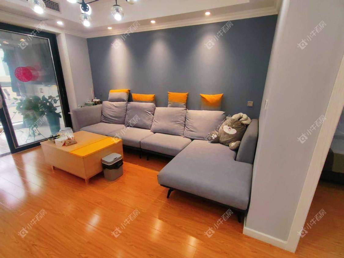 镇江滨河凤凰城在售二手房源室内图_小牛看房