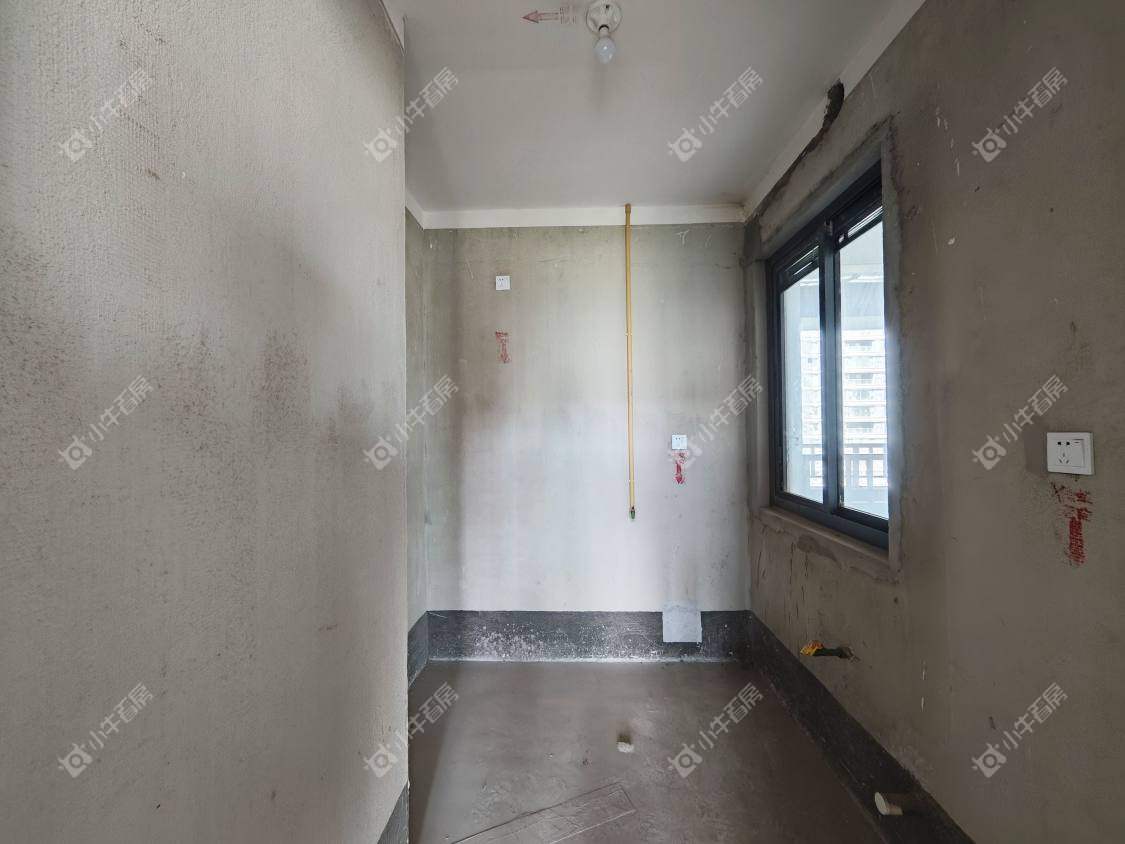 镇江融创华南映在售二手房源室内图_小牛看房