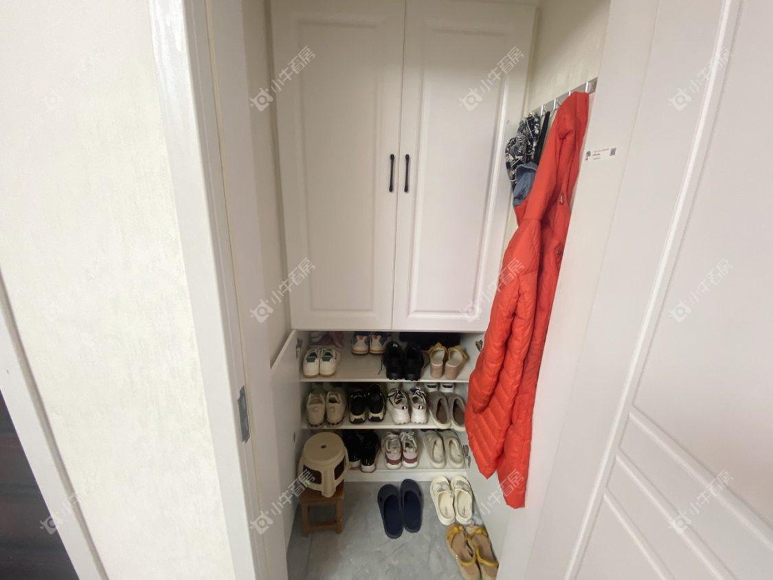 镇江龙凤新村在售二手房源室内图_小牛看房