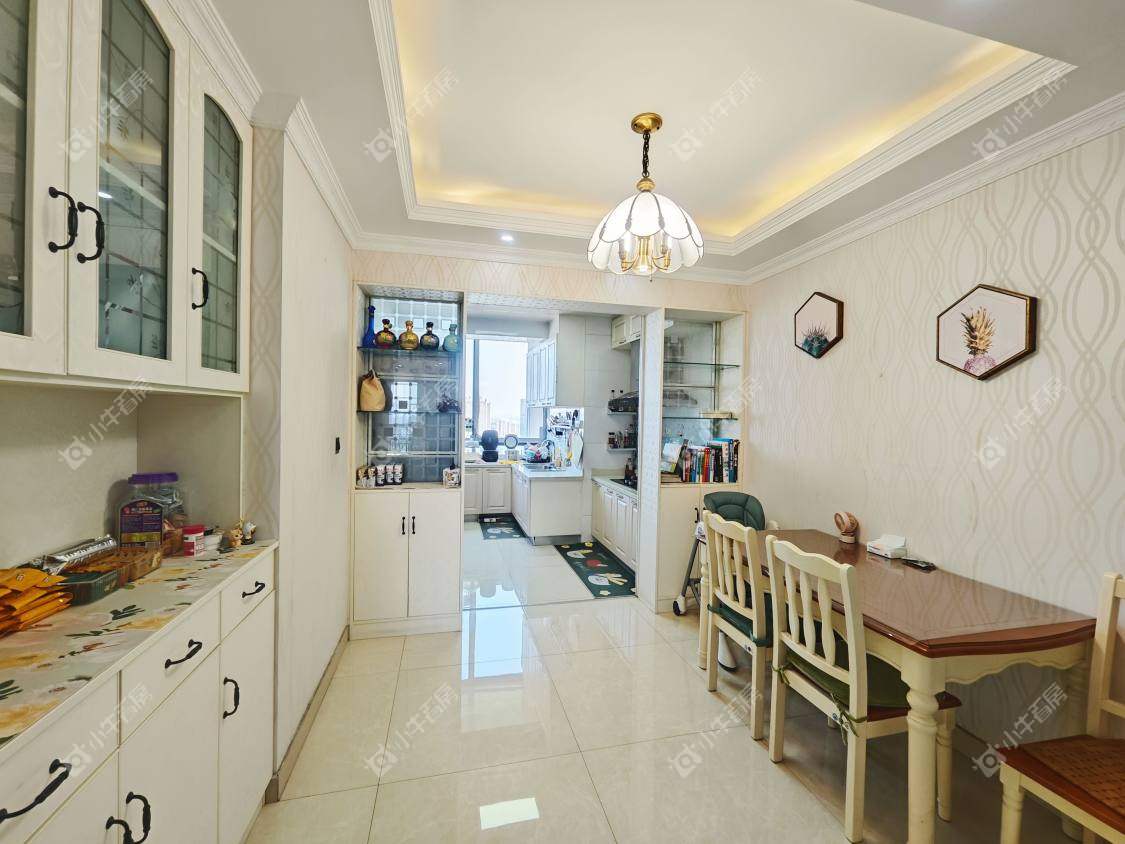 镇江金凤凰在售二手房源室内图_小牛看房