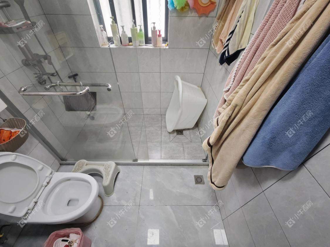 镇江中山路云阳医院住宅楼在售二手房源室内图_小牛看房