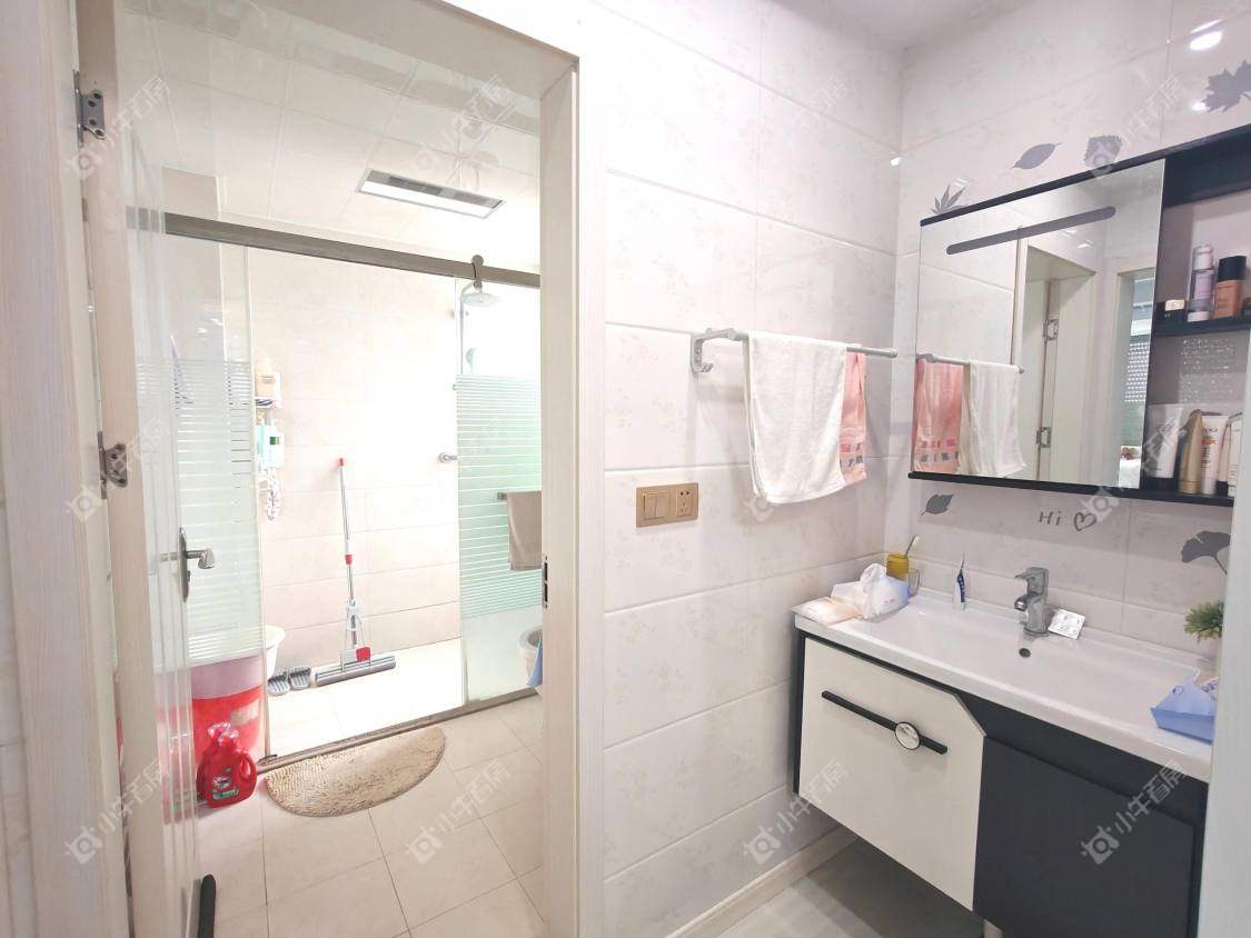 镇江东方盛世在售二手房源室内图_小牛看房