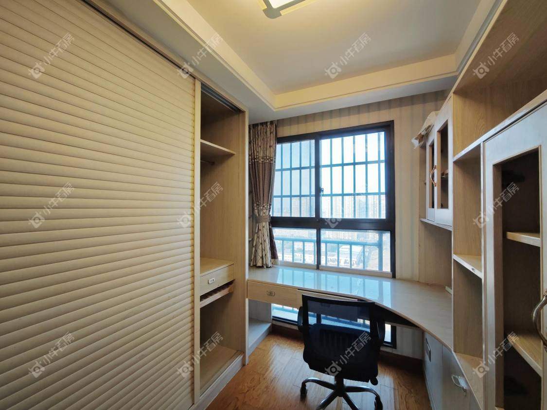 镇江美亚华悦在售二手房源室内图_小牛看房