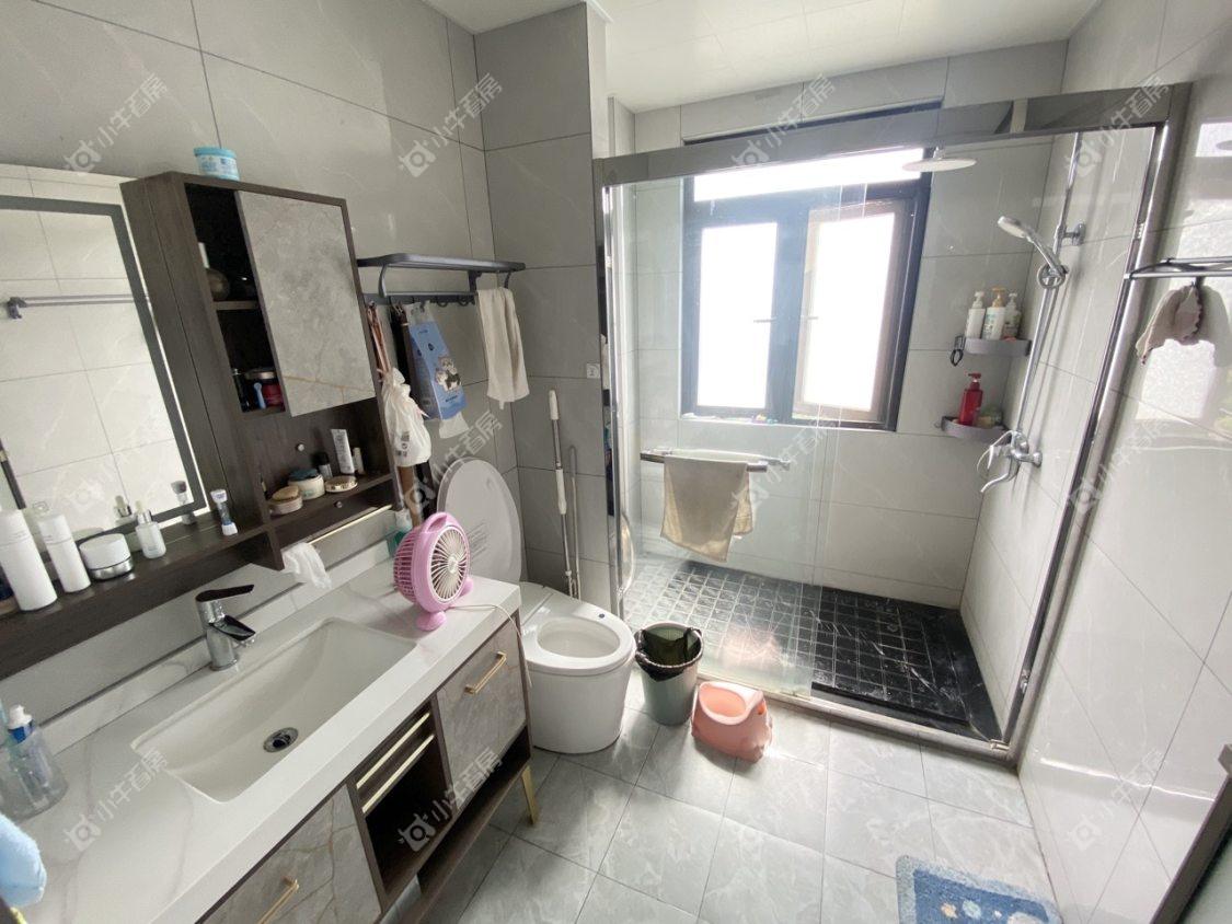 镇江滨河凤凰城在售二手房源室内图_小牛看房