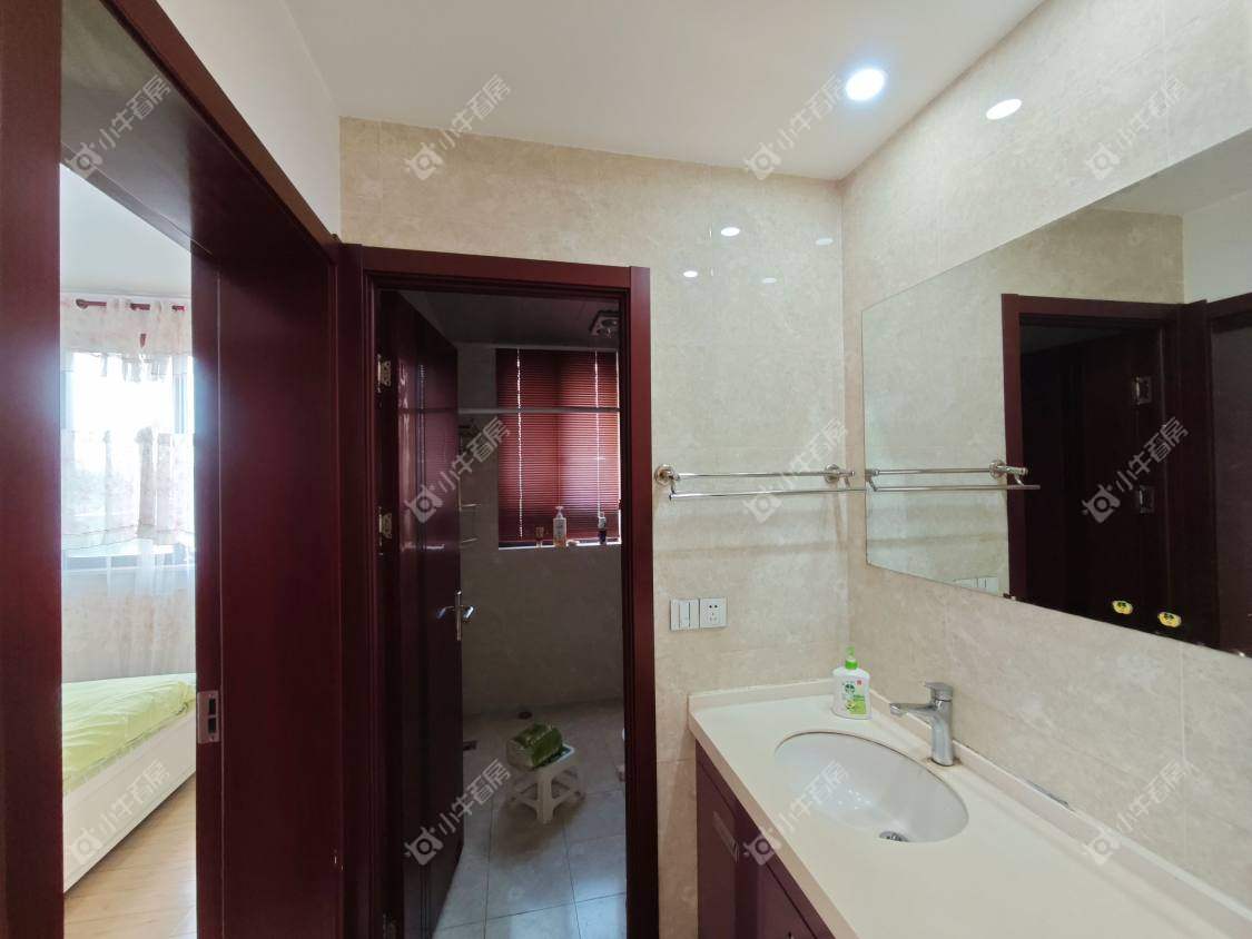 镇江世纪豪都在售二手房源室内图_小牛看房