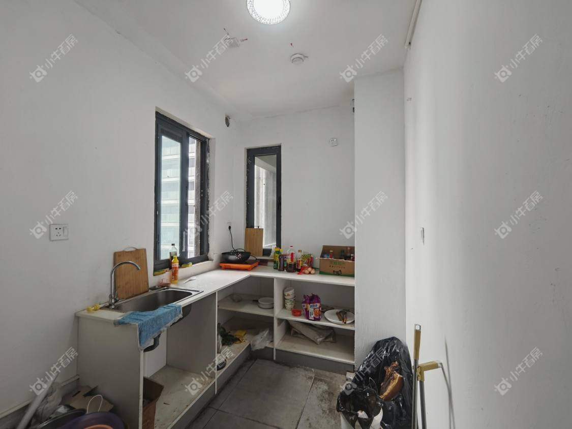 镇江融创华南映在售二手房源室内图_小牛看房