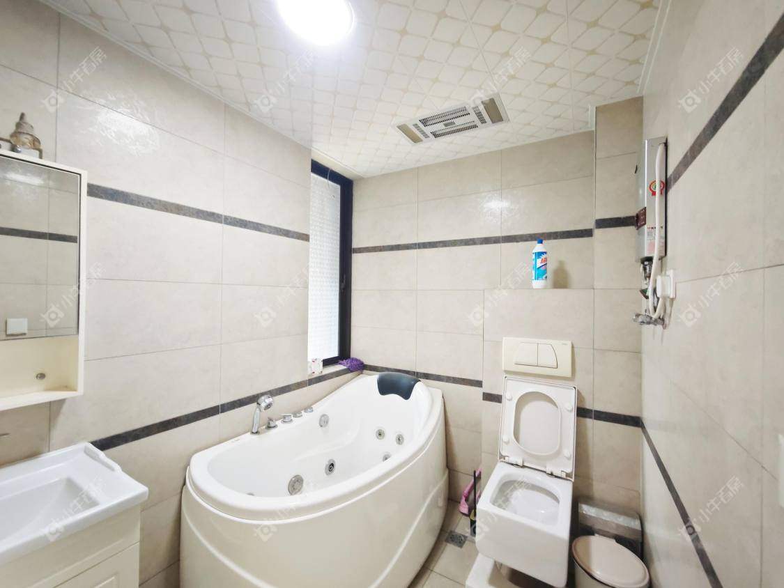 镇江世纪豪都在售二手房源室内图_小牛看房