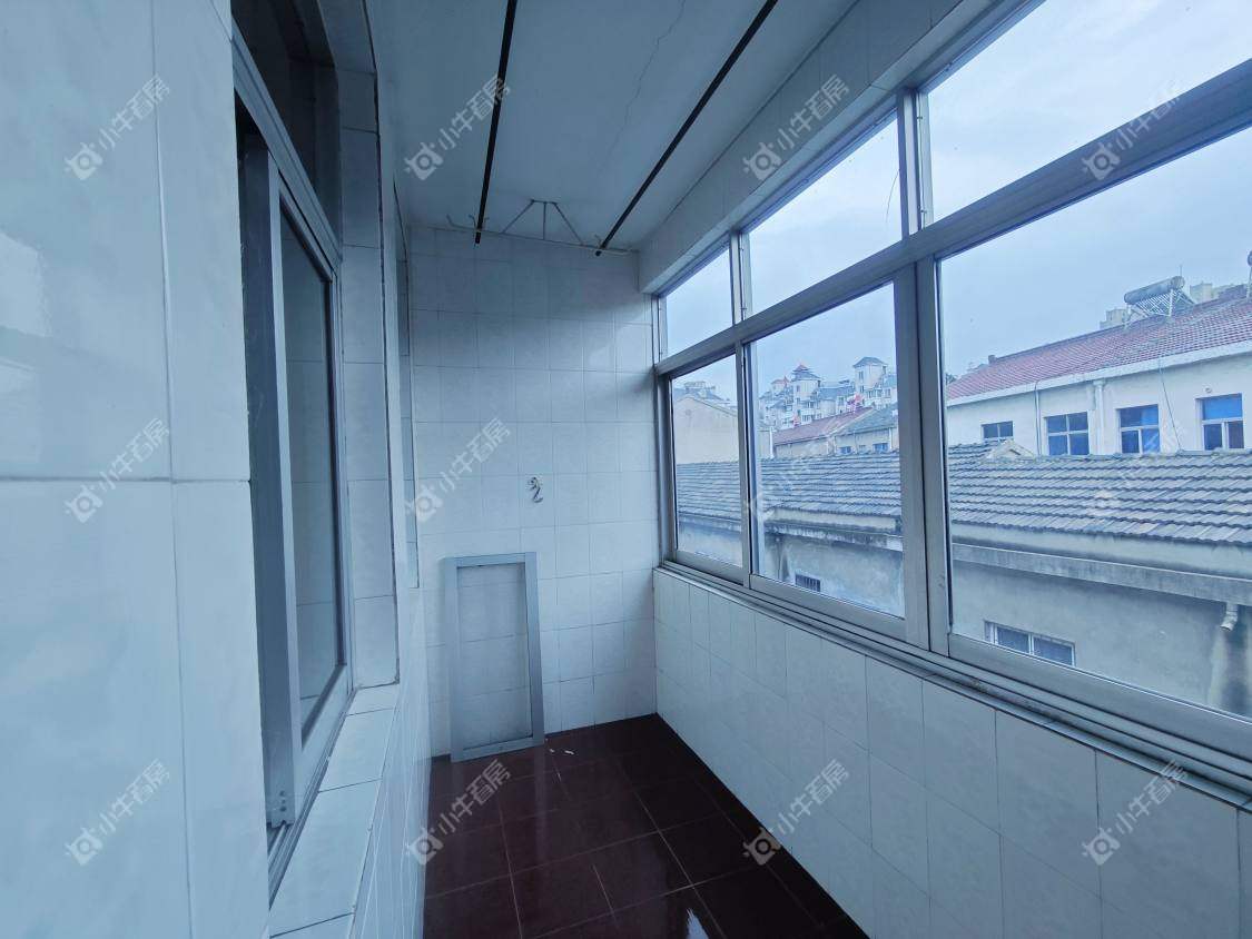 镇江商业街在售二手房源室内图_小牛看房