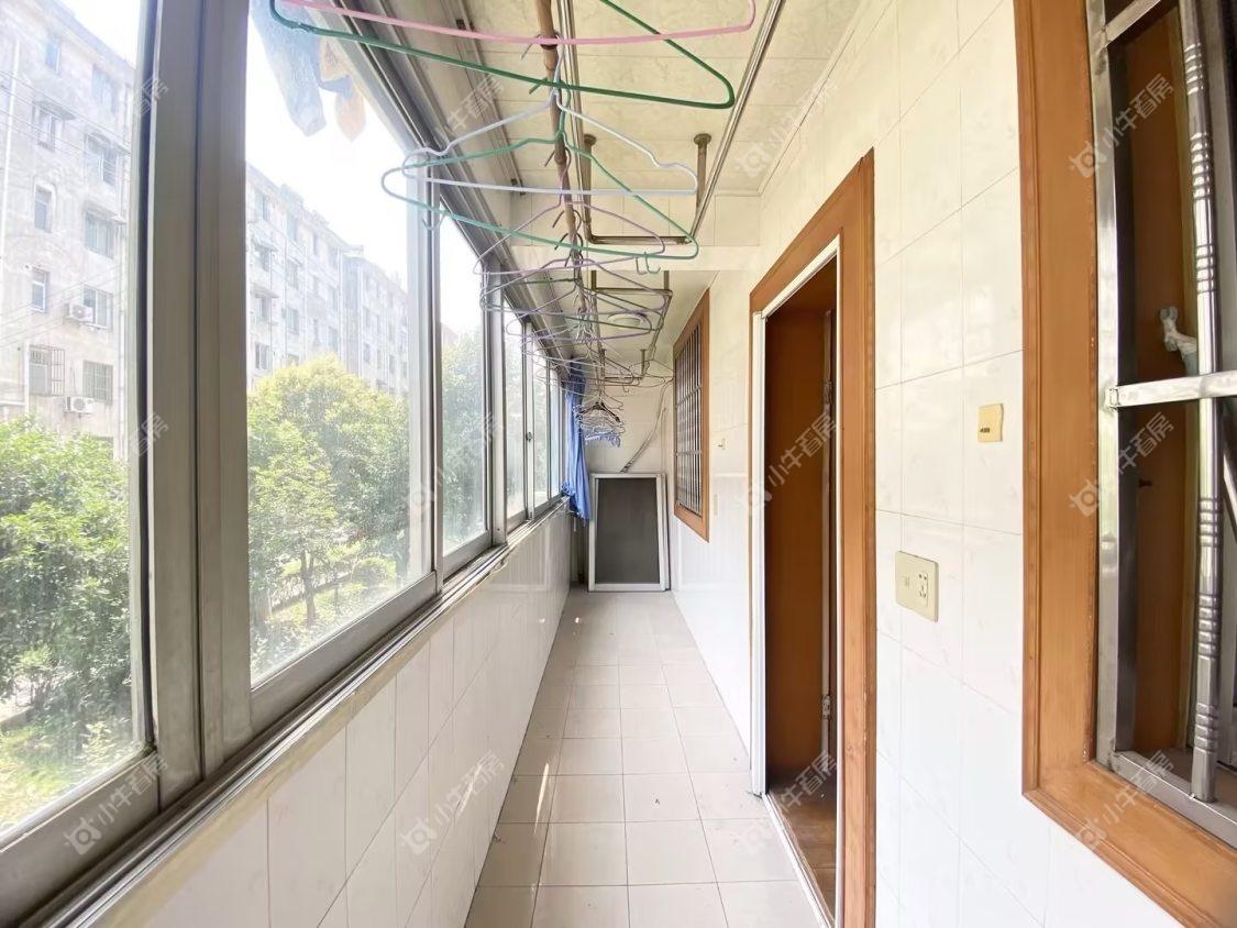 镇江兴隆苑在租房源室内图_小牛看房