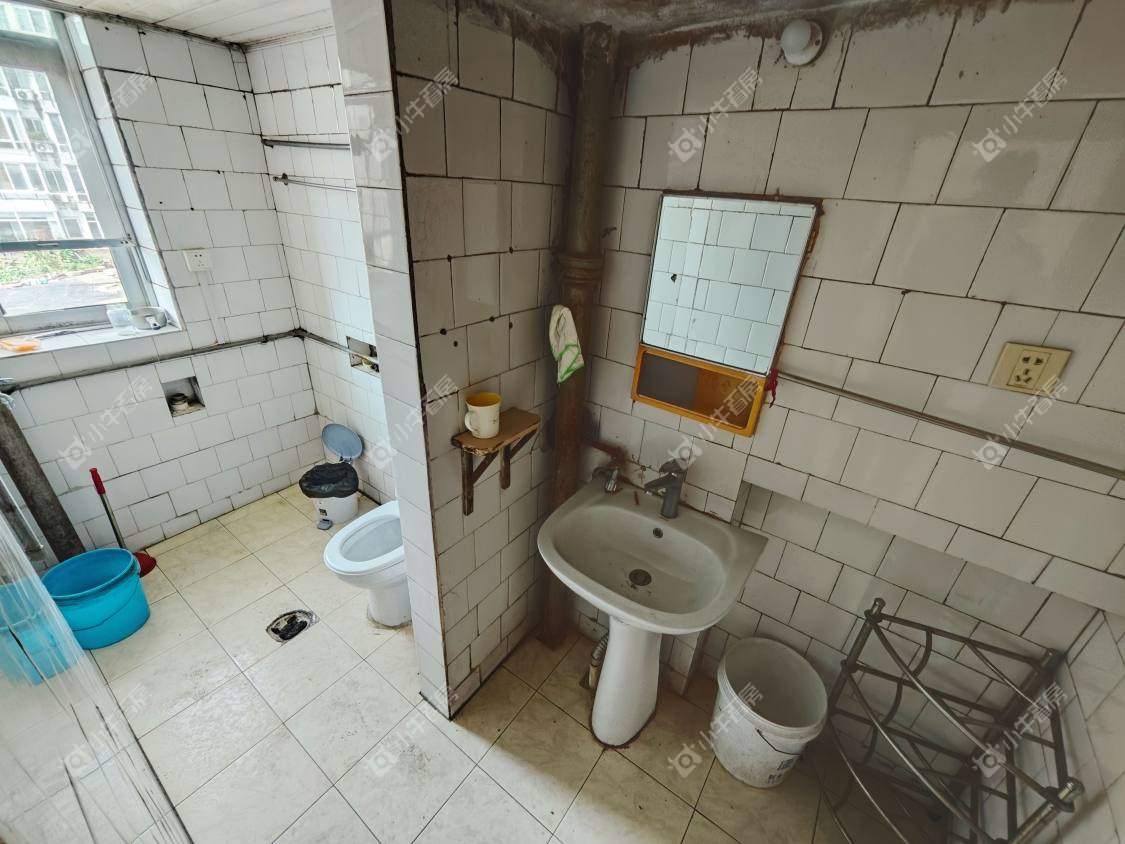 镇江凤凰新村在售二手房源室内图_小牛看房