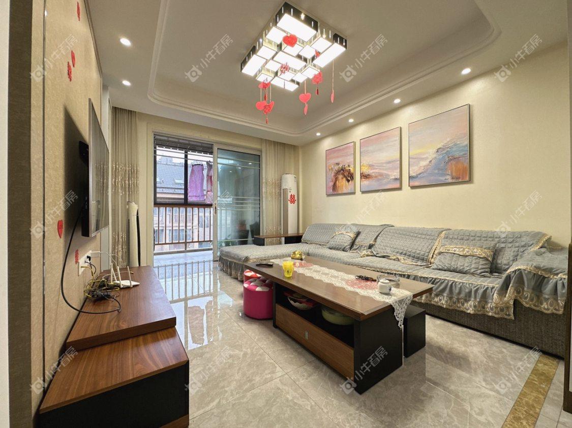 镇江世纪豪都在售二手房源室内图_小牛看房