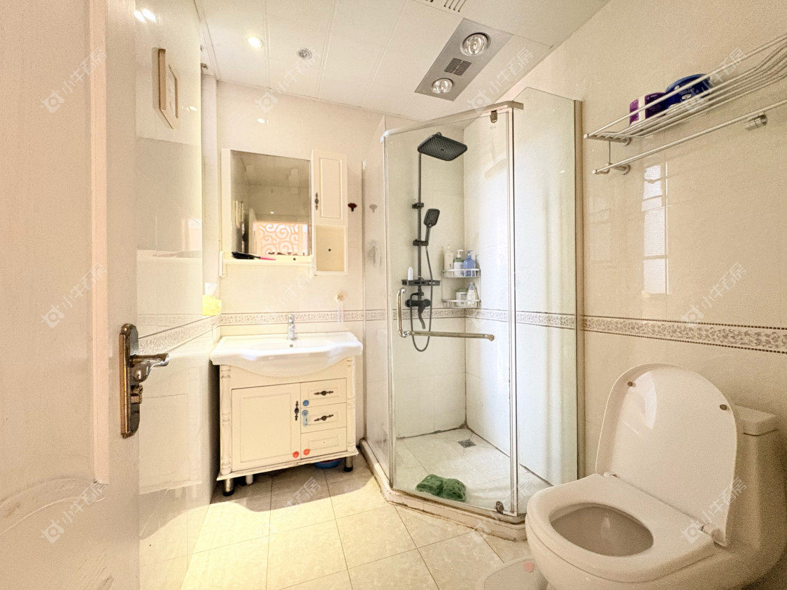 镇江世纪豪都在售二手房源室内图_小牛看房