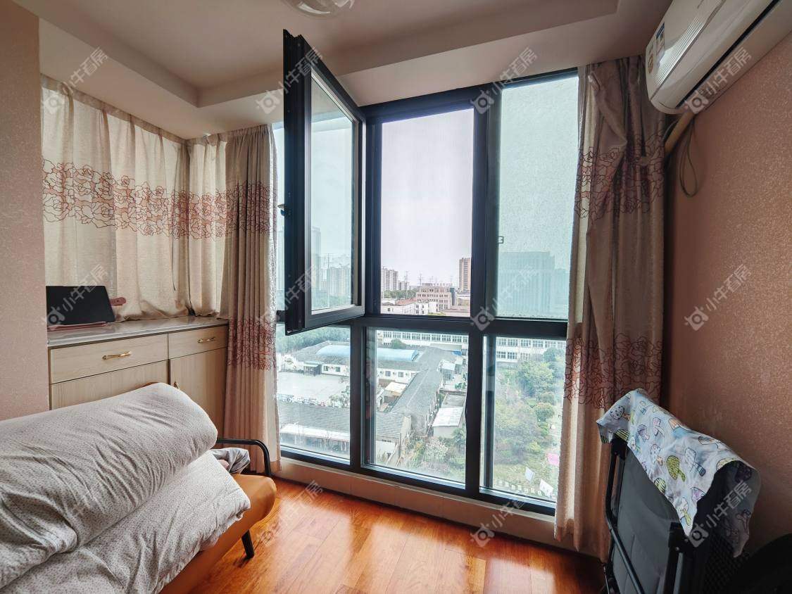 镇江金凤凰在售二手房源室内图_小牛看房