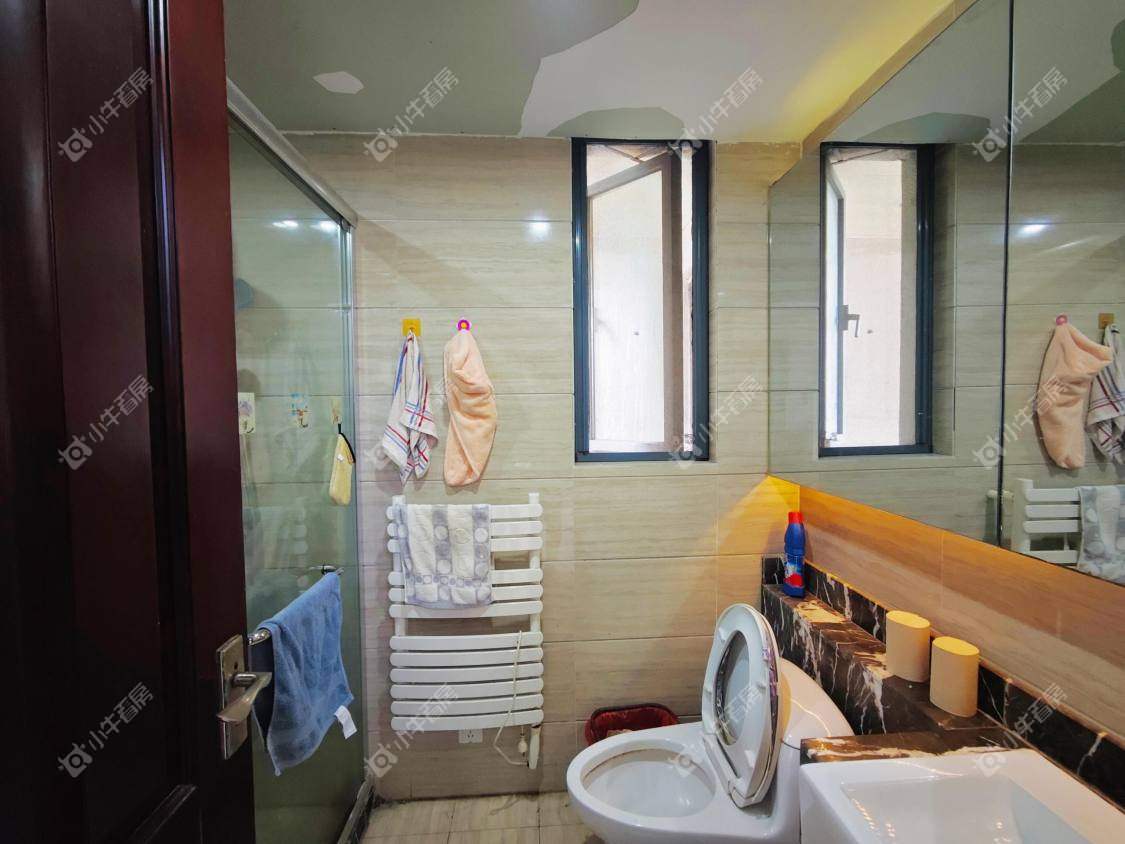 镇江凤凰国际在售二手房源室内图_小牛看房