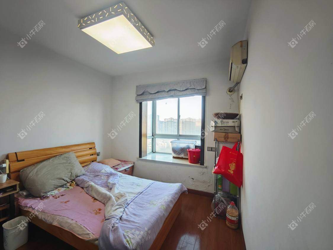 镇江名都新贵在售二手房源室内图_小牛看房