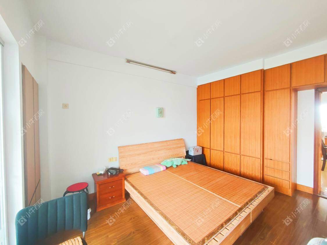 镇江六中综合楼在售二手房源室内图_小牛看房