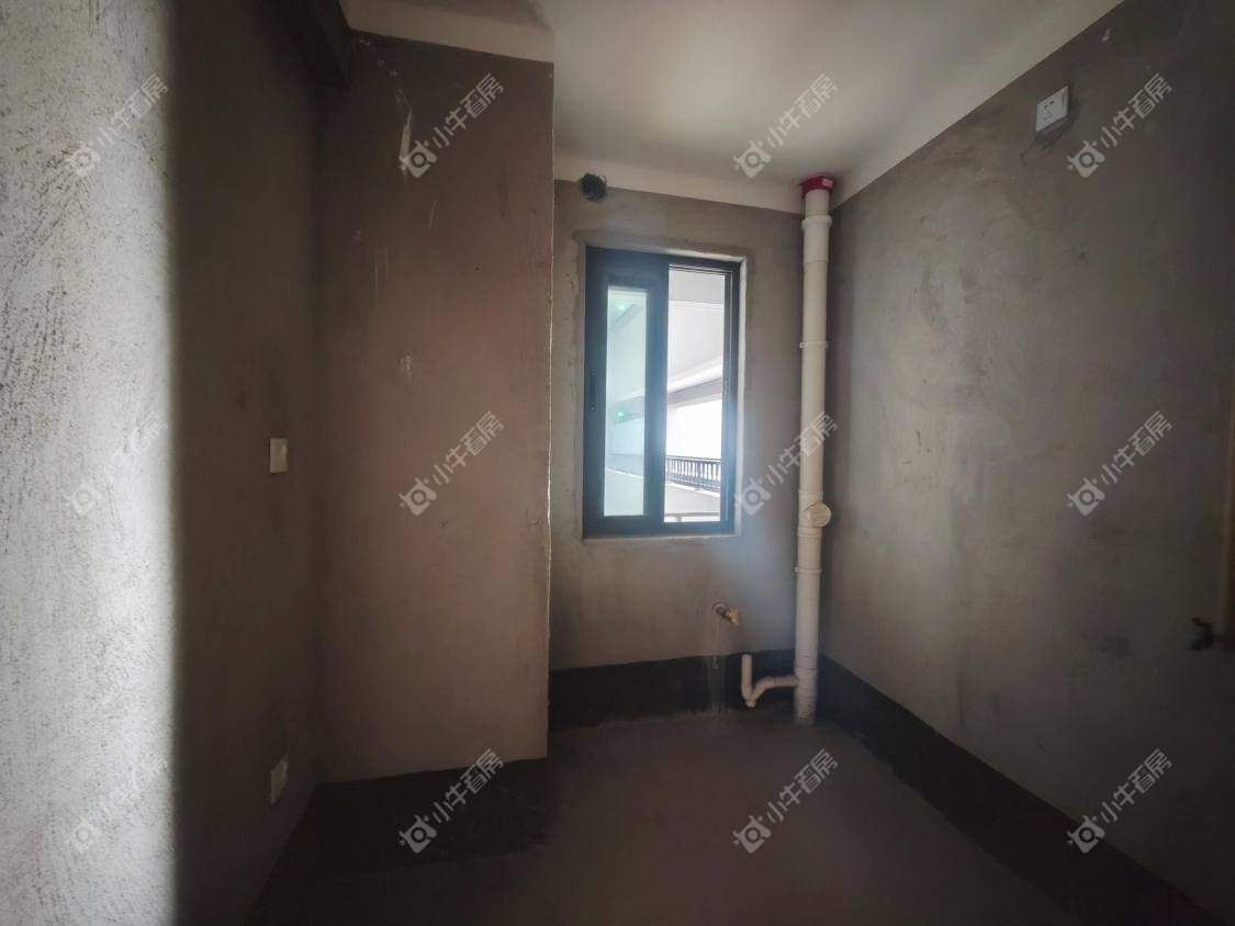 镇江融创华南映在售二手房源室内图_小牛看房