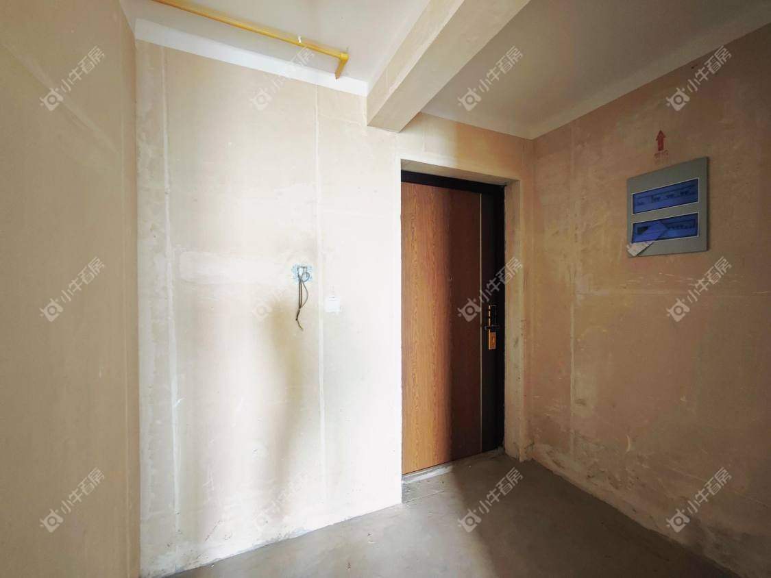 镇江融创华南映在售二手房源室内图_小牛看房