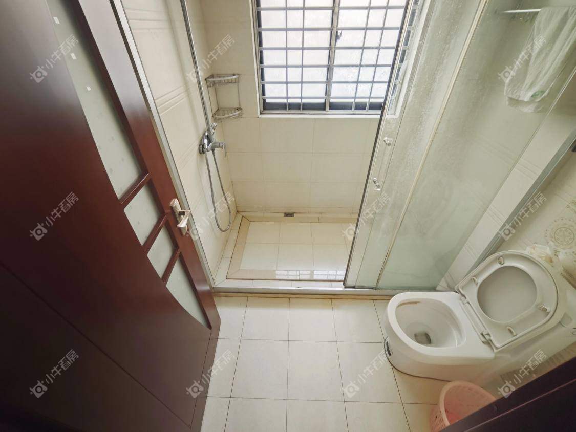 镇江世纪豪都在售二手房源室内图_小牛看房