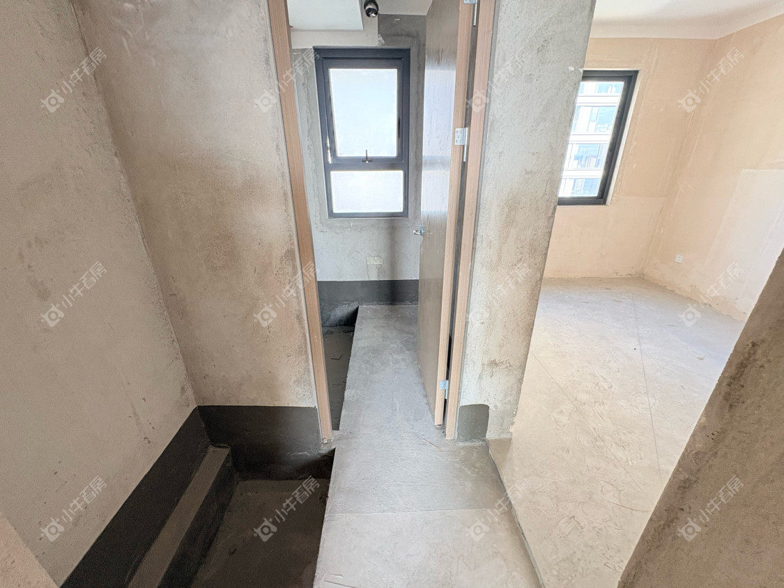 镇江融创华南映在售二手房源室内图_小牛看房