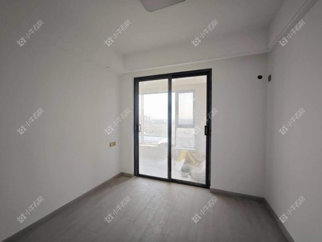 镇江融创华南映在售二手房源室内图_小牛看房