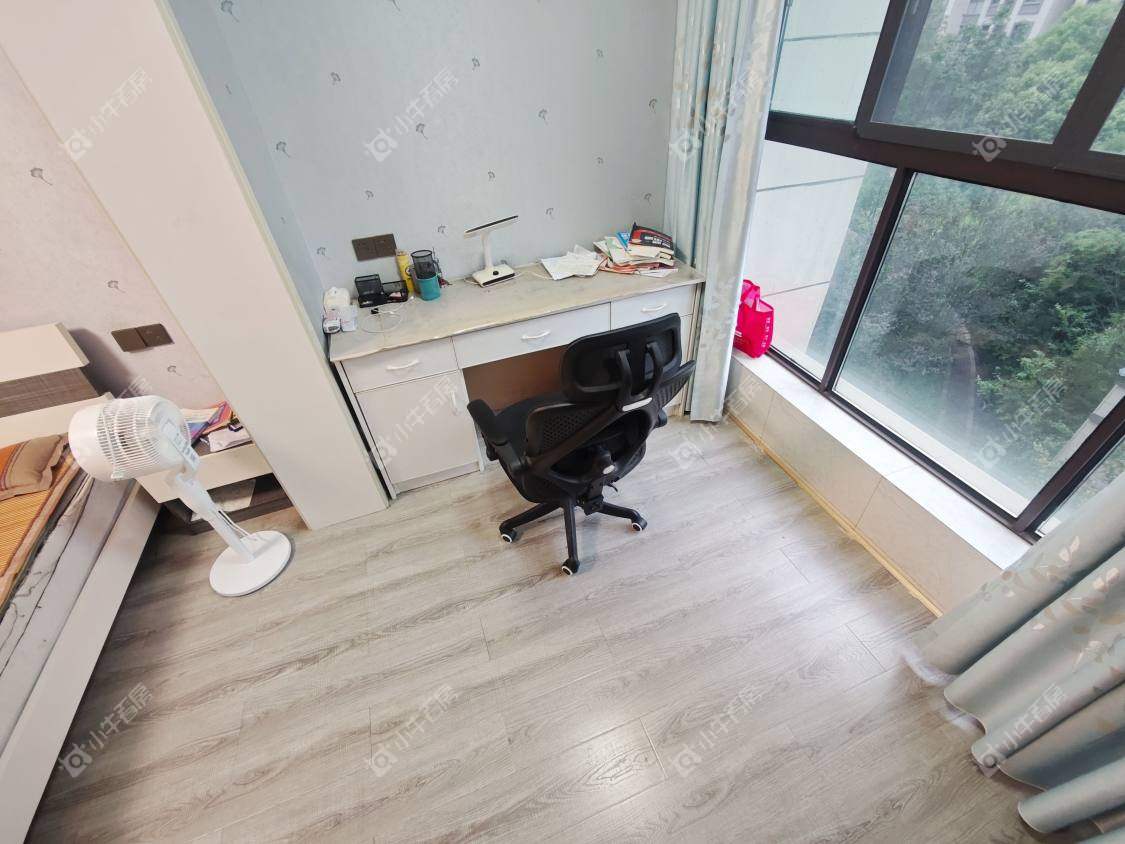 镇江滨河凤凰城在售二手房源室内图_小牛看房