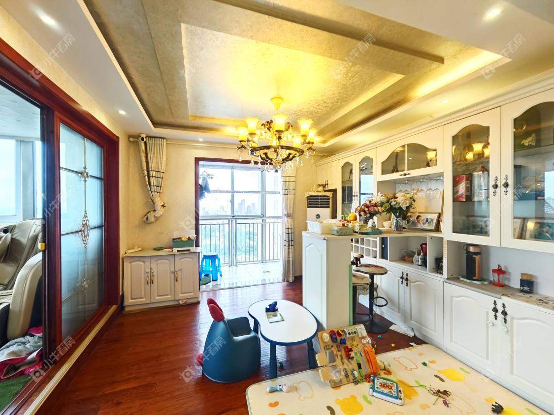 镇江名都新贵在售二手房源室内图_小牛看房