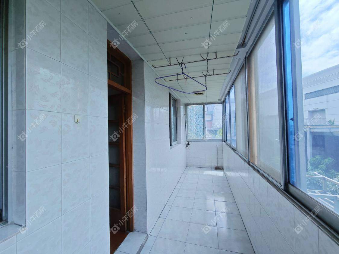 镇江凤凰新村在售二手房源室内图_小牛看房