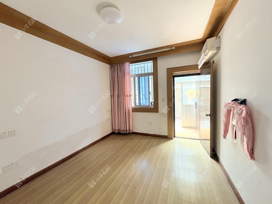 镇江龙凤新村在售二手房源室内图_小牛看房