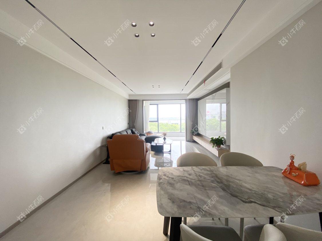 镇江融创华南映在售二手房源室内图_小牛看房