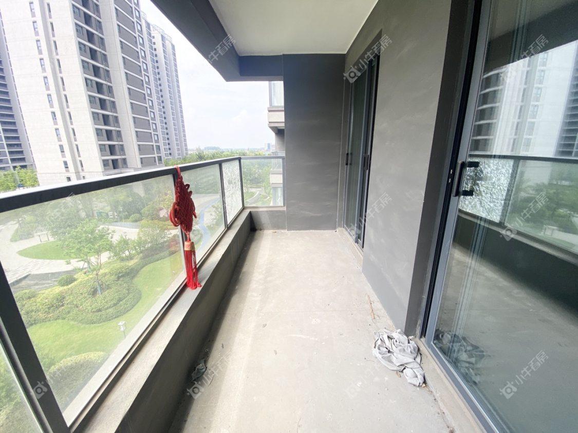 镇江融创华南映在售二手房源室内图_小牛看房