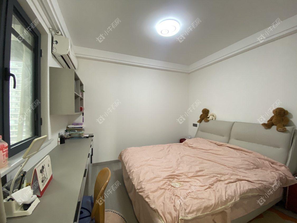 镇江融创华南映在售二手房源室内图_小牛看房