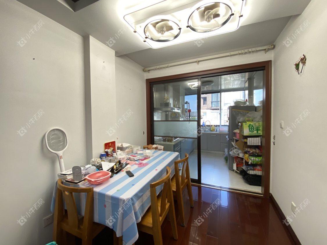 镇江水岸春天在售二手房源室内图_小牛看房