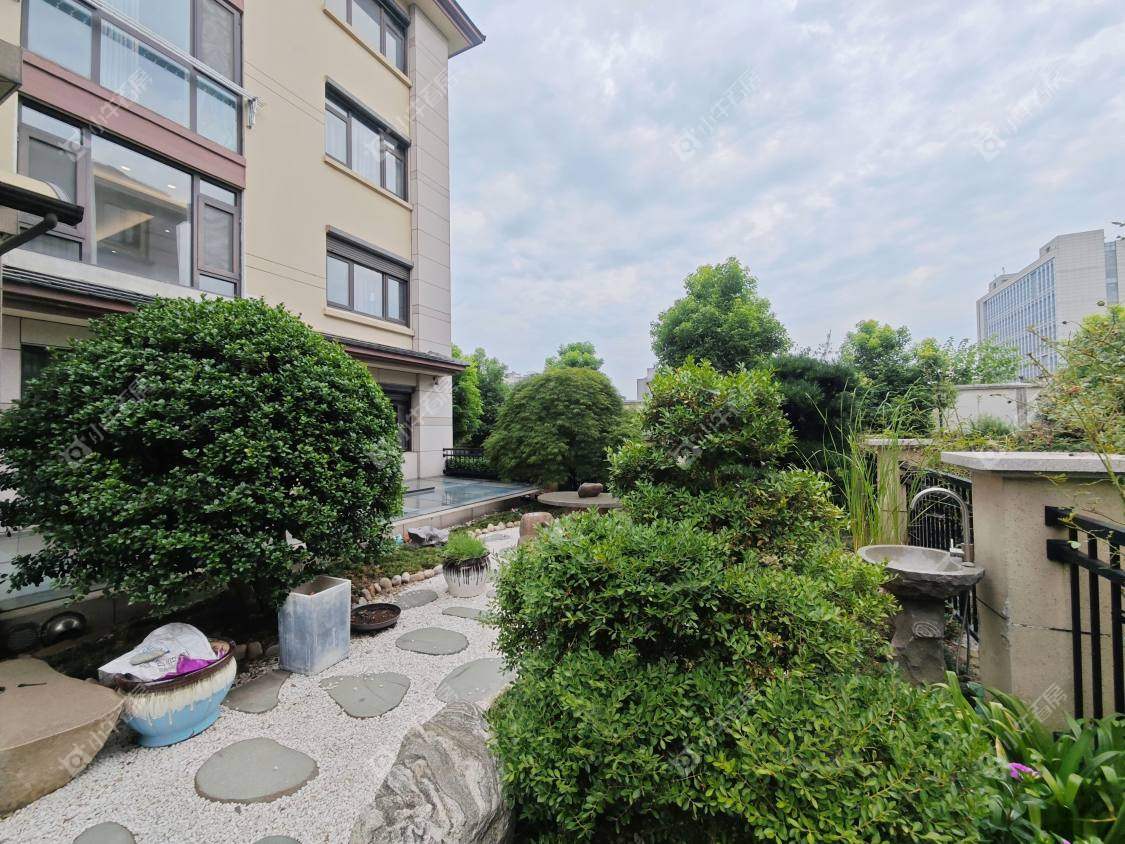 镇江丹凤国际在售二手房源室内图_小牛看房