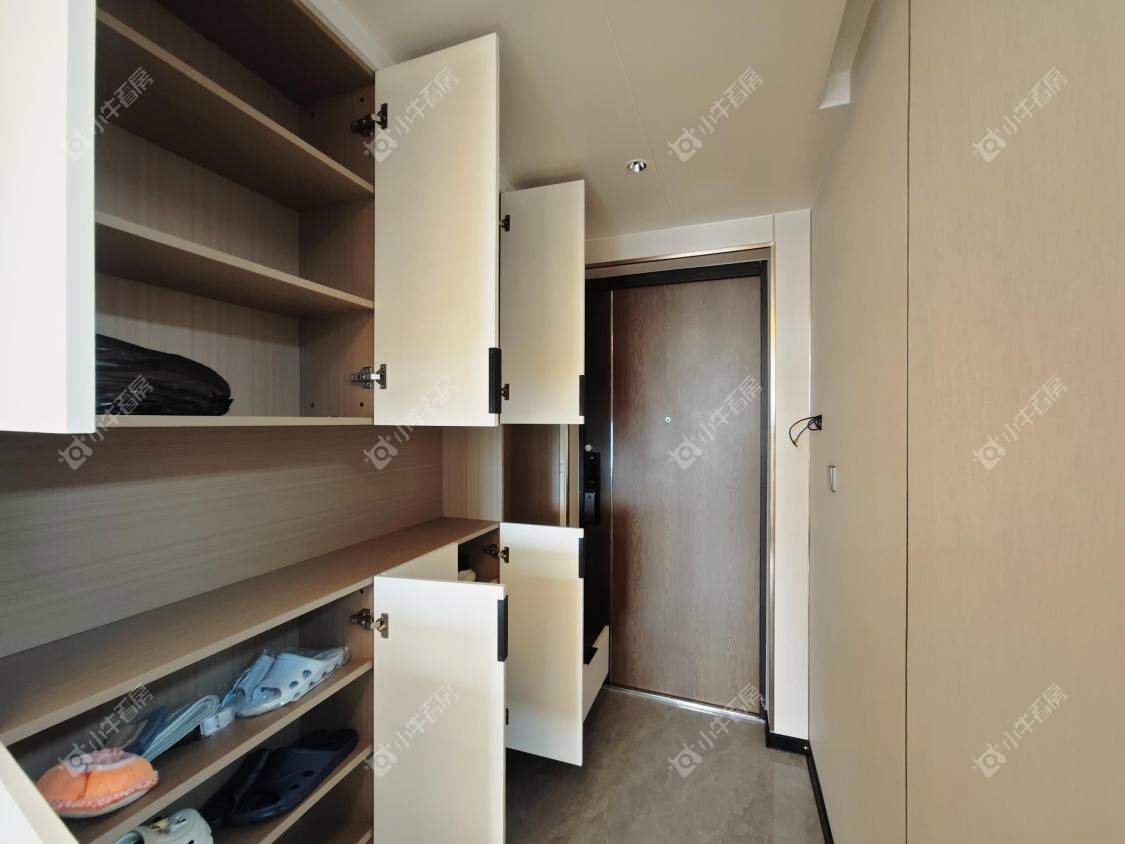 镇江融创华南映在售二手房源室内图_小牛看房