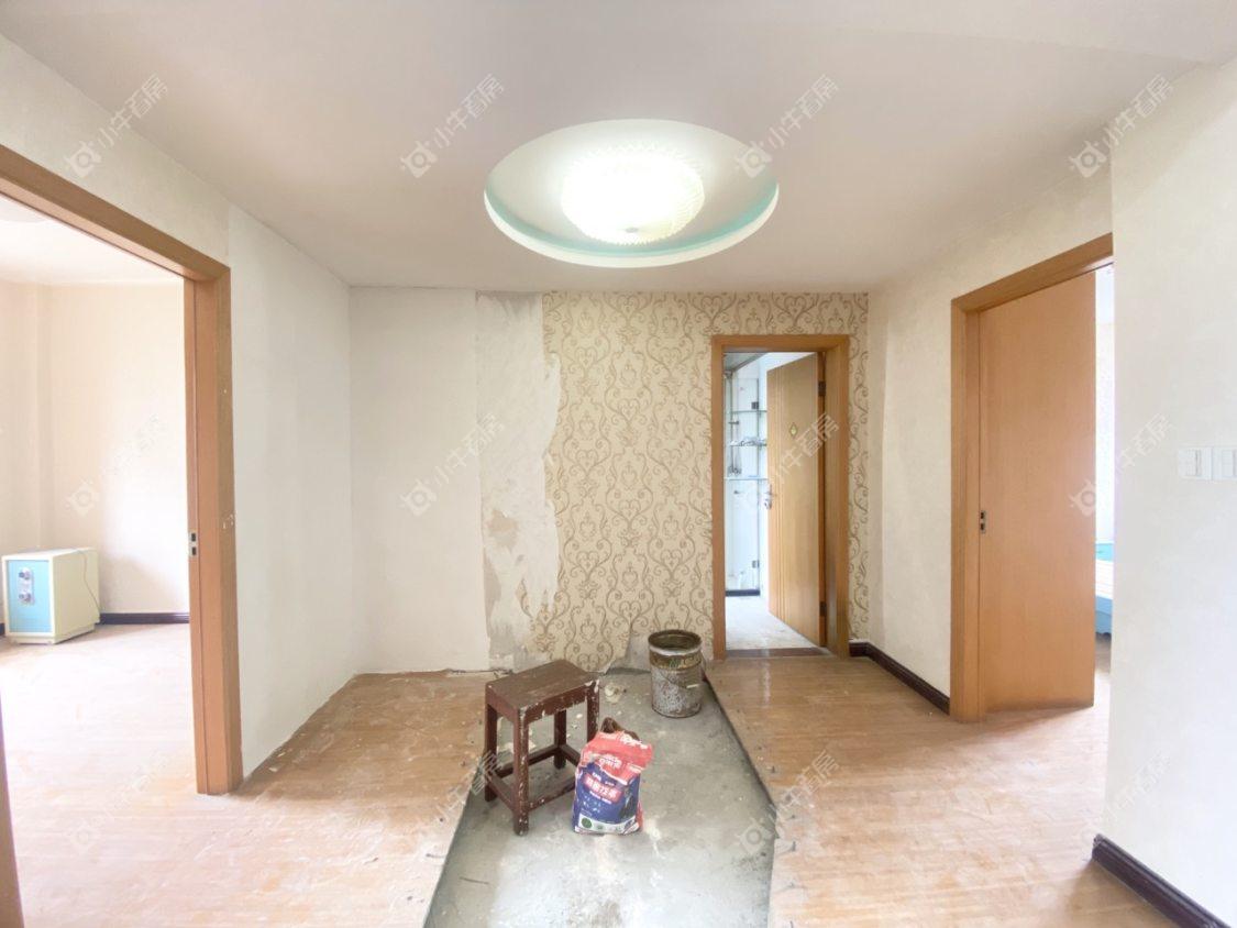 镇江芳草苑在售二手房源室内图_小牛看房