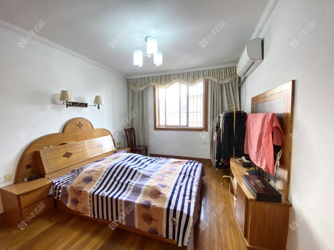 镇江金虹花园在售二手房源室内图_小牛看房