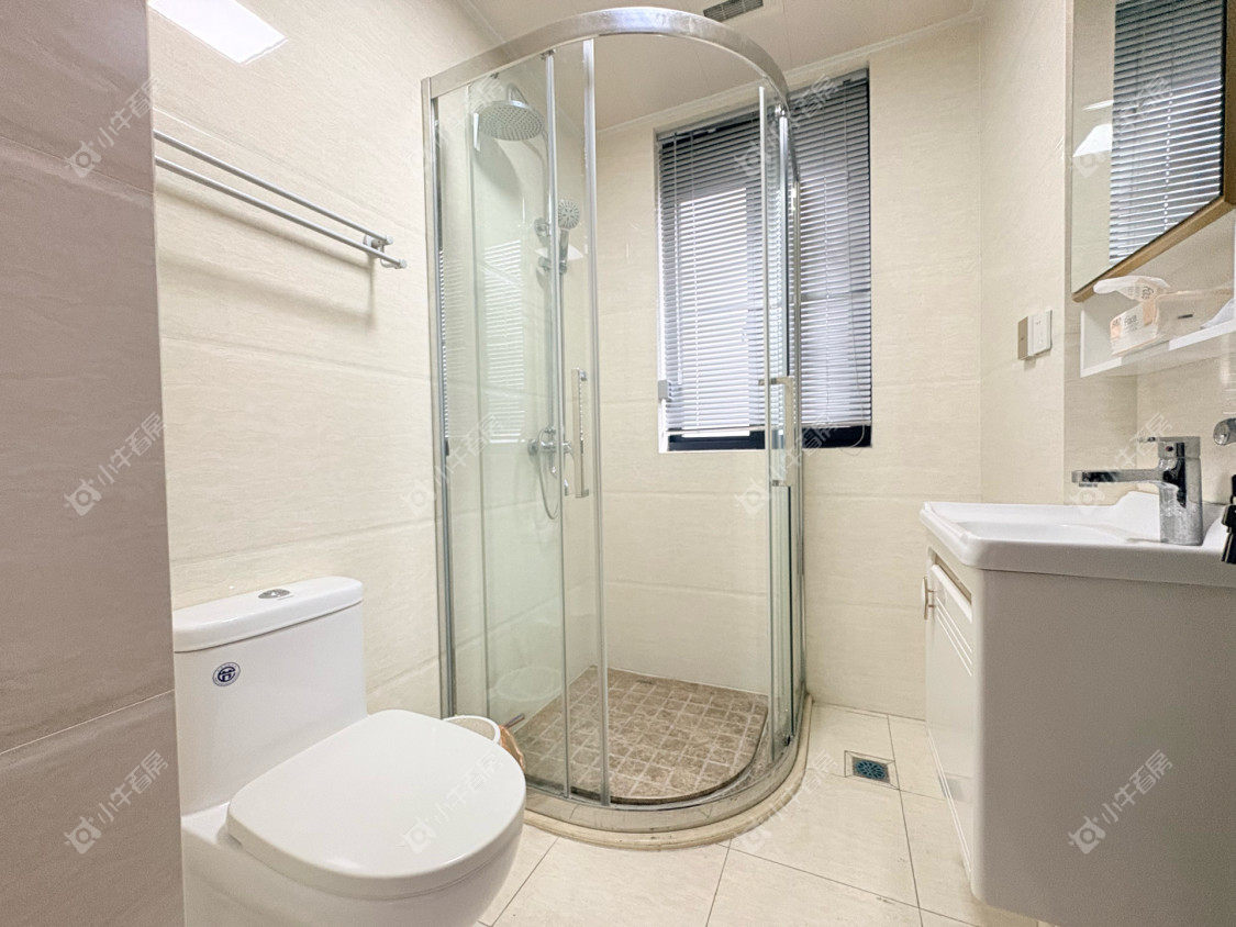 镇江金凤凰在售二手房源室内图_小牛看房