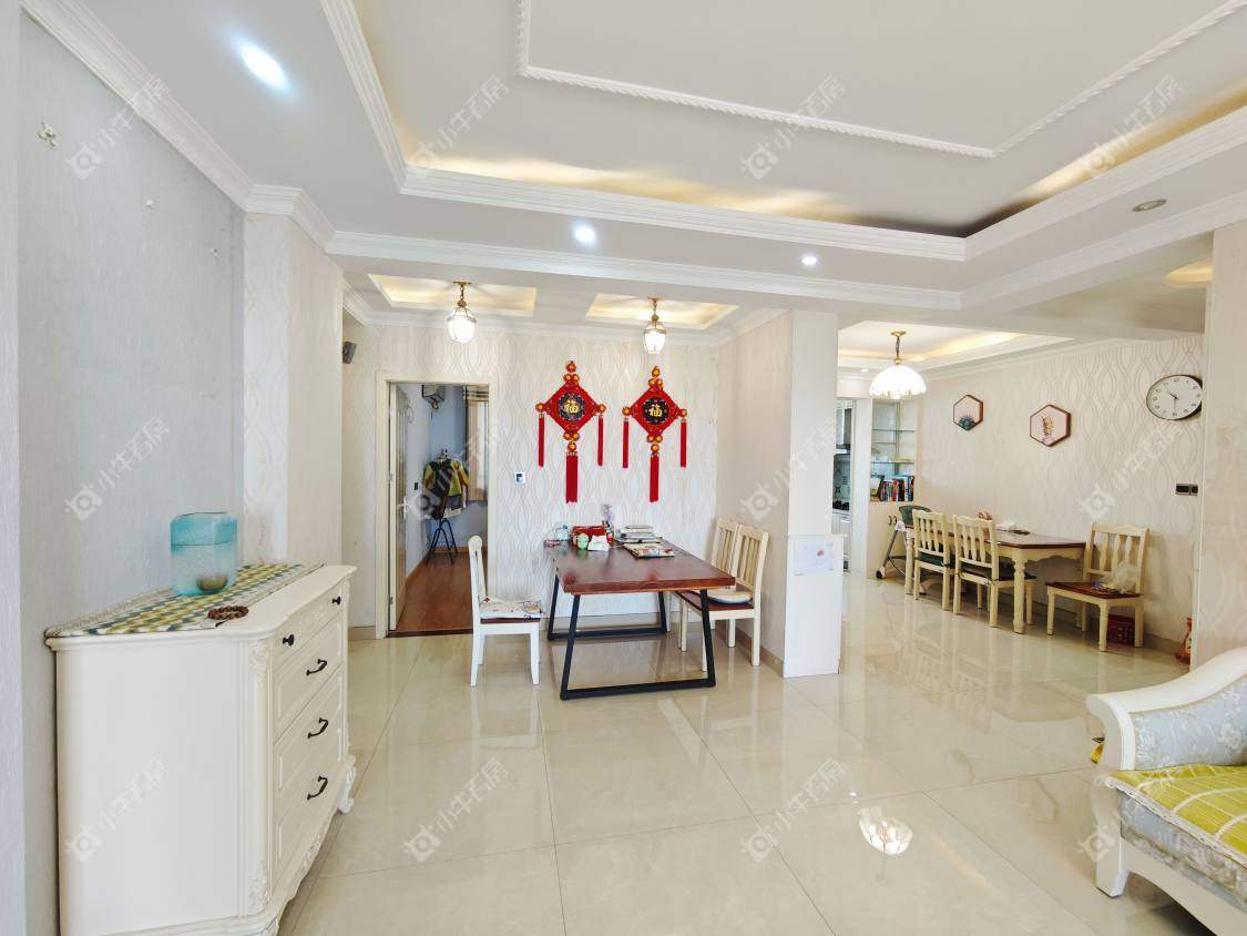 镇江金凤凰在售二手房源室内图_小牛看房