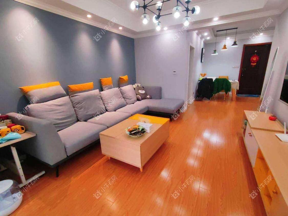 镇江滨河凤凰城在售二手房源室内图_小牛看房