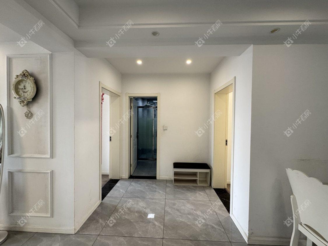 镇江芳草苑在售二手房源室内图_小牛看房