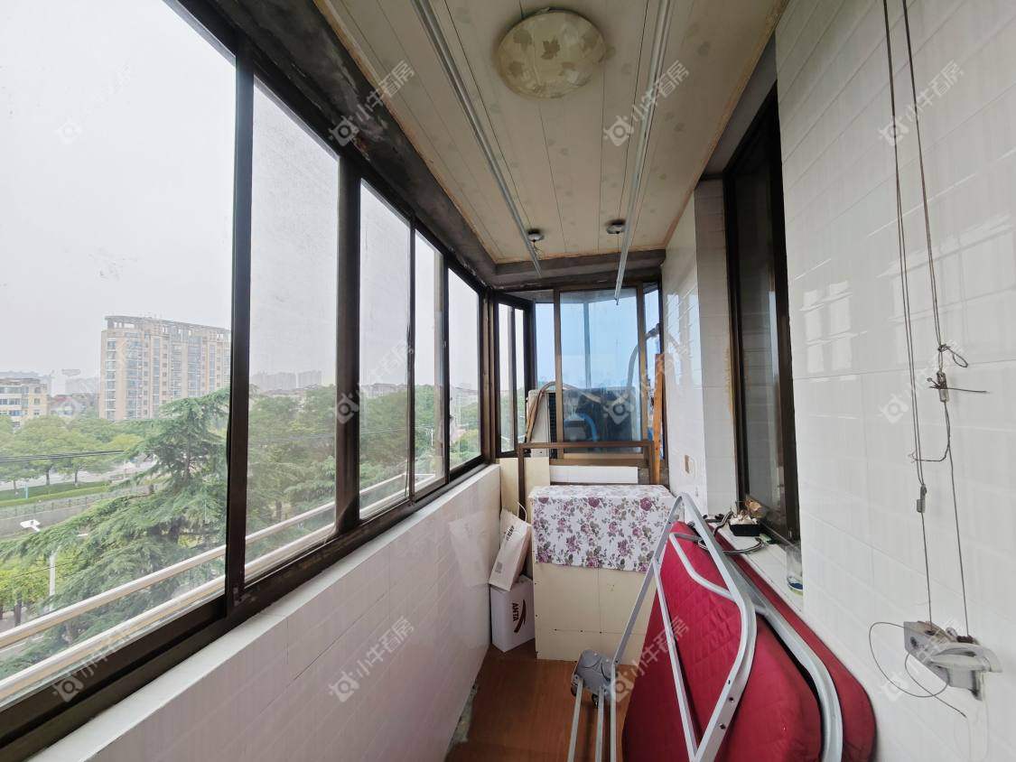 镇江凤凰新村在售二手房源室内图_小牛看房