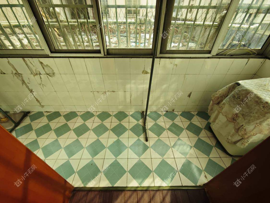 镇江曲园小区在售二手房源室内图_小牛看房