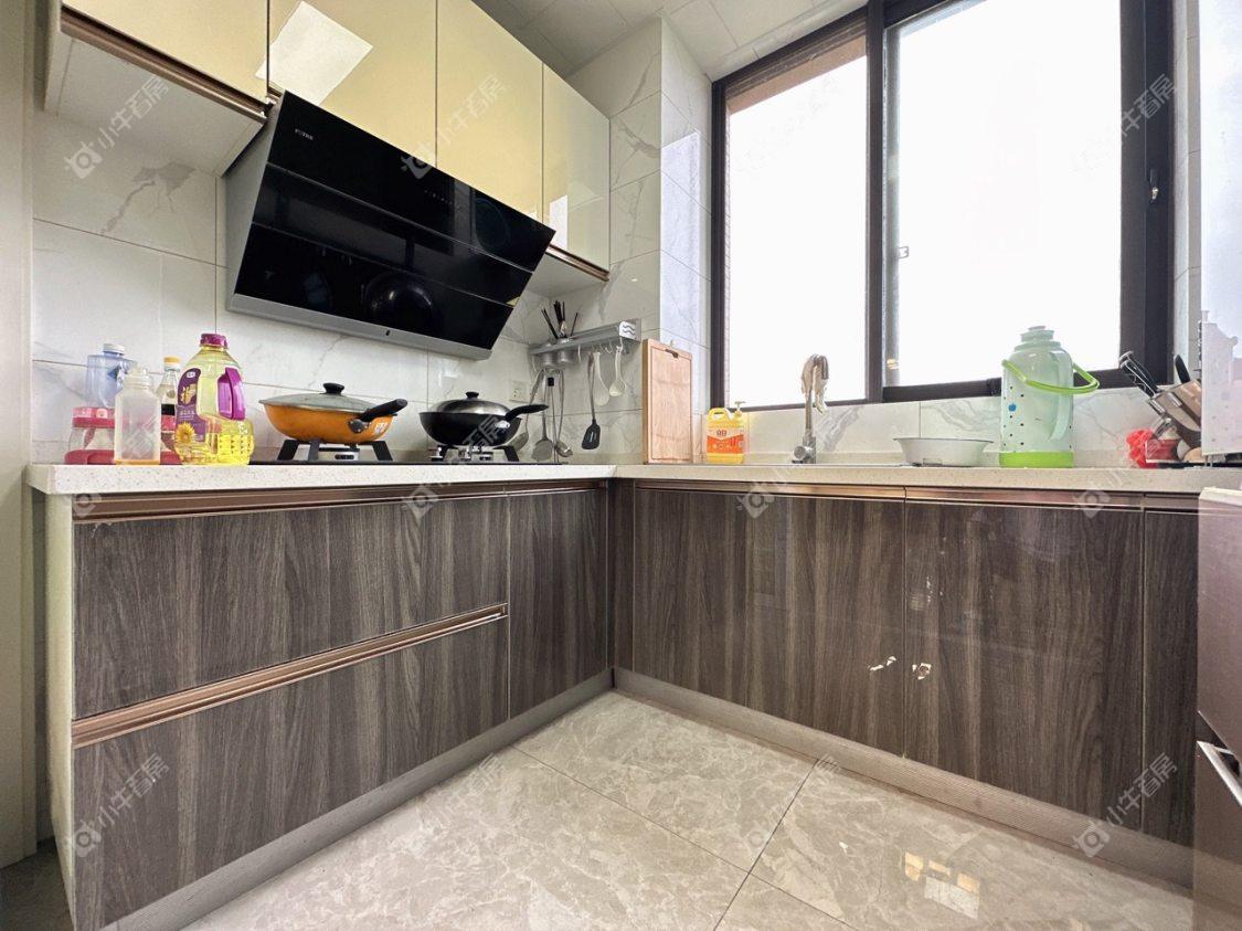 镇江世纪豪都在售二手房源室内图_小牛看房