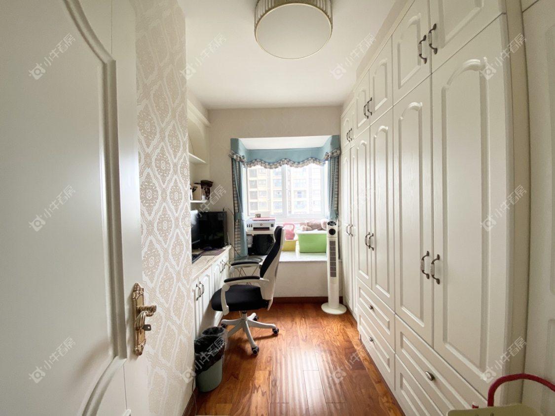 镇江美亚华悦在售二手房源室内图_小牛看房